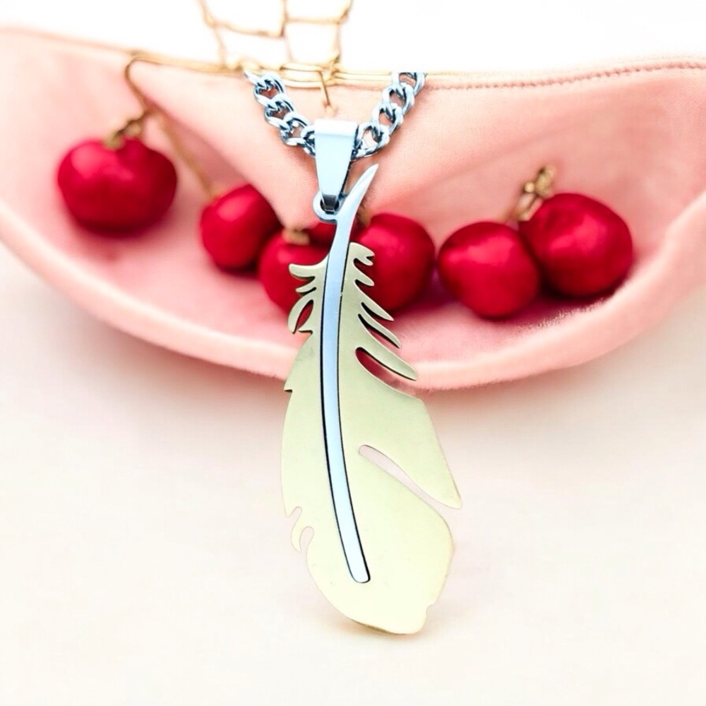 🆕 Feather Pendant Necklace Stainless Steel